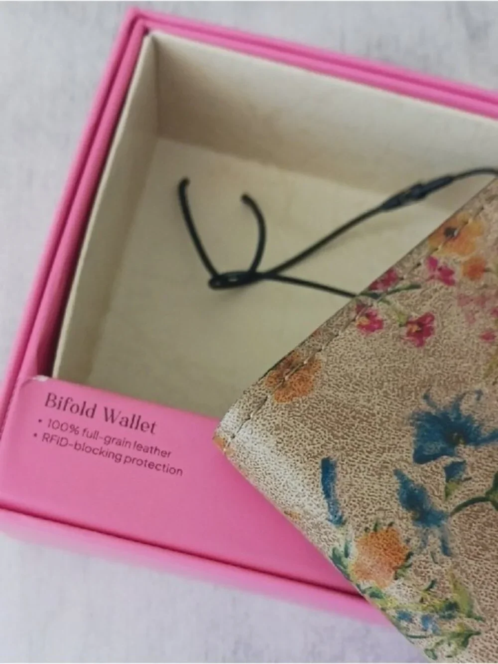 PATRICIA NASH Nazari Prairie Rose Leather Bi- Fold Continental Tan Floral Wallet